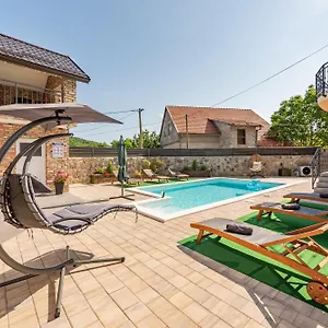 Toni Appartement Gračac